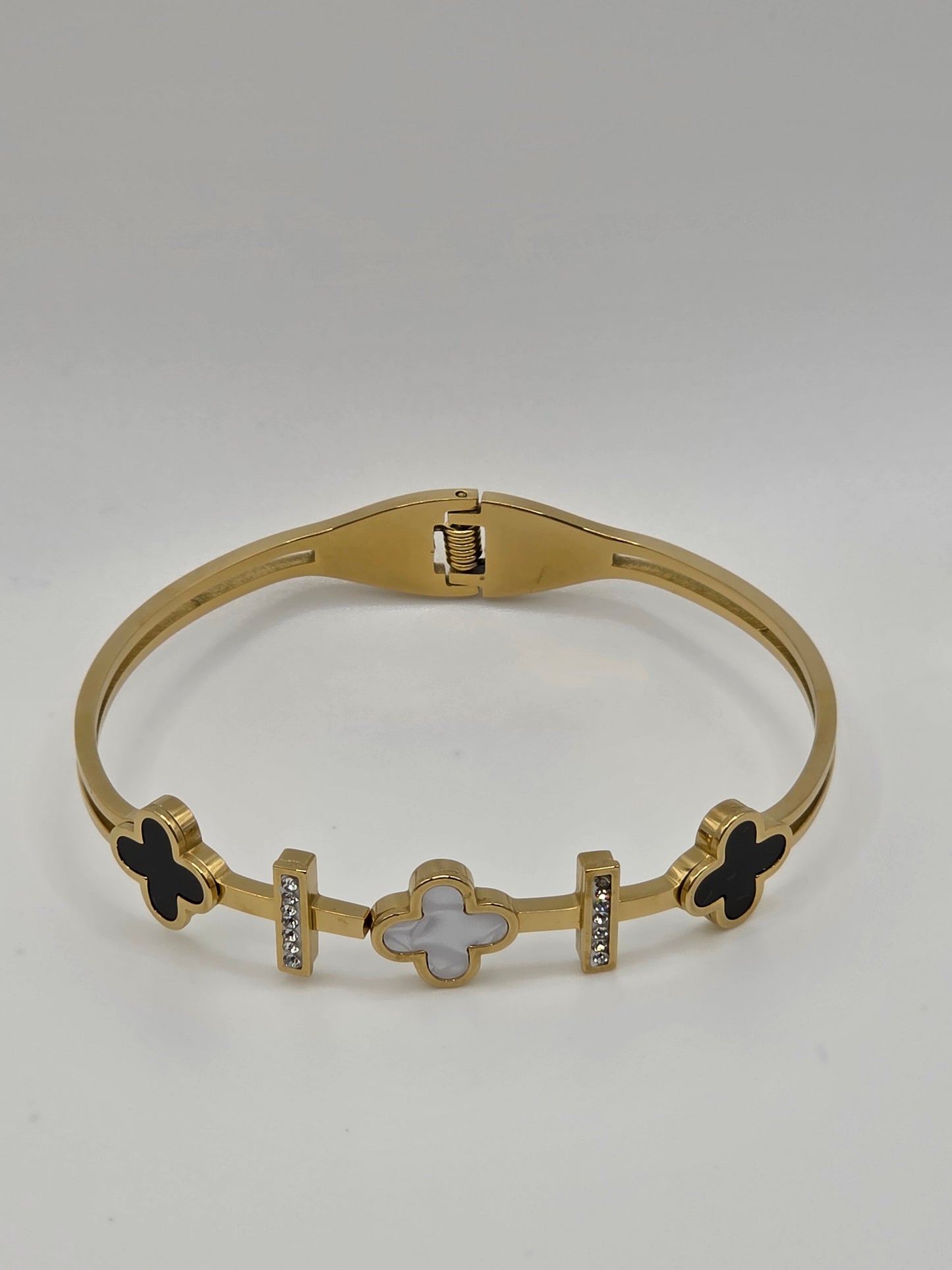 Dual Tone Clover Bangle – Gold Plated