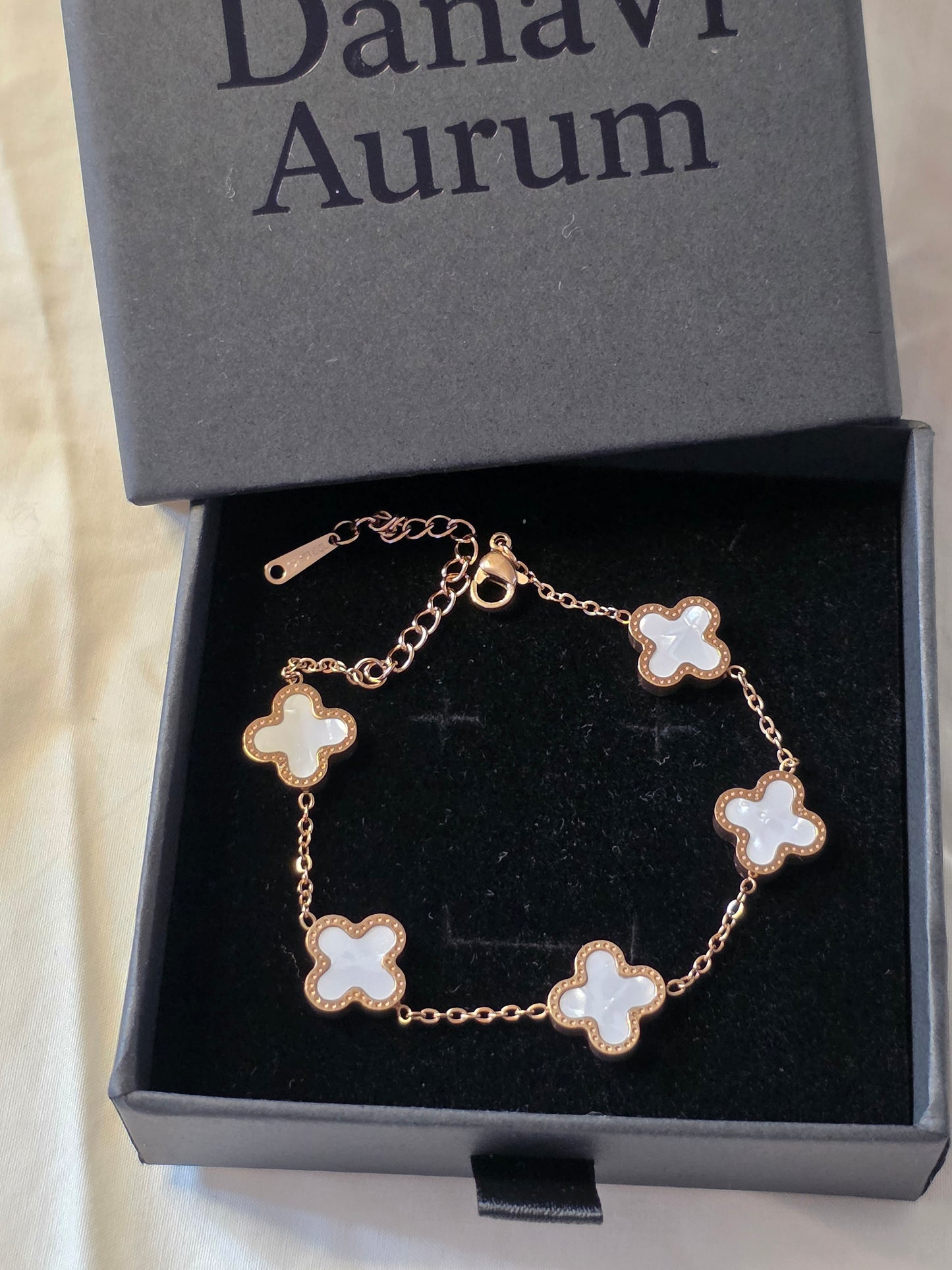 Double-Sided Clover Charm Bracelet – 18K Gold Plated