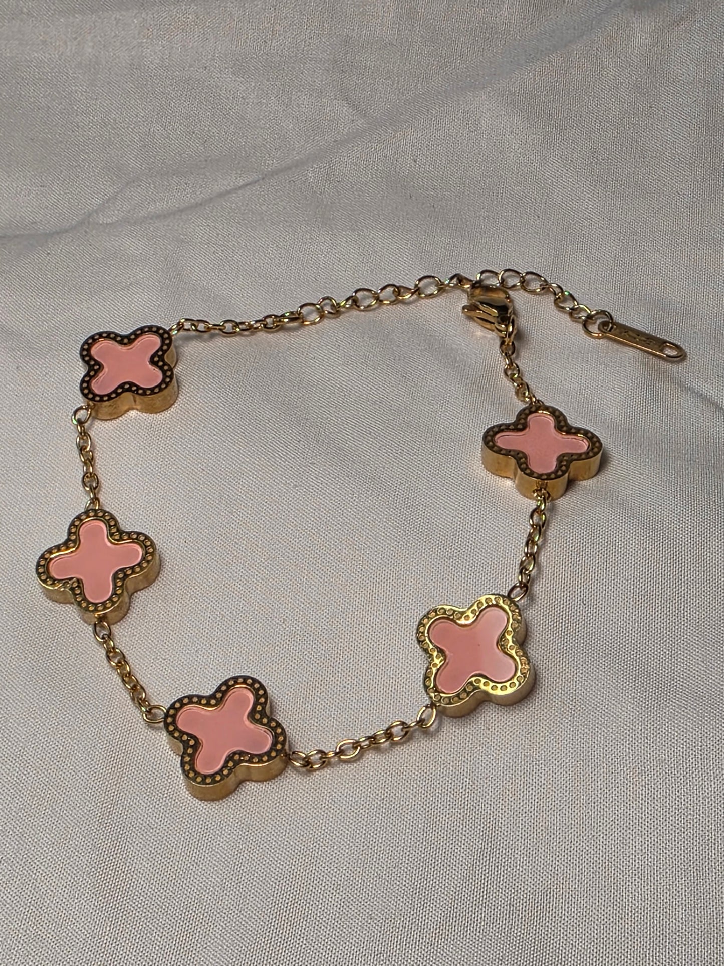 Pink Clover Double-Sided Bracelet – Yellow Gold Plated