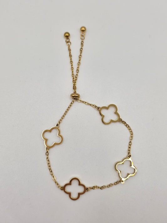 Elegant Hollow Clover Adjustable Bracelet – 18k Gold Plated Stainless Steel