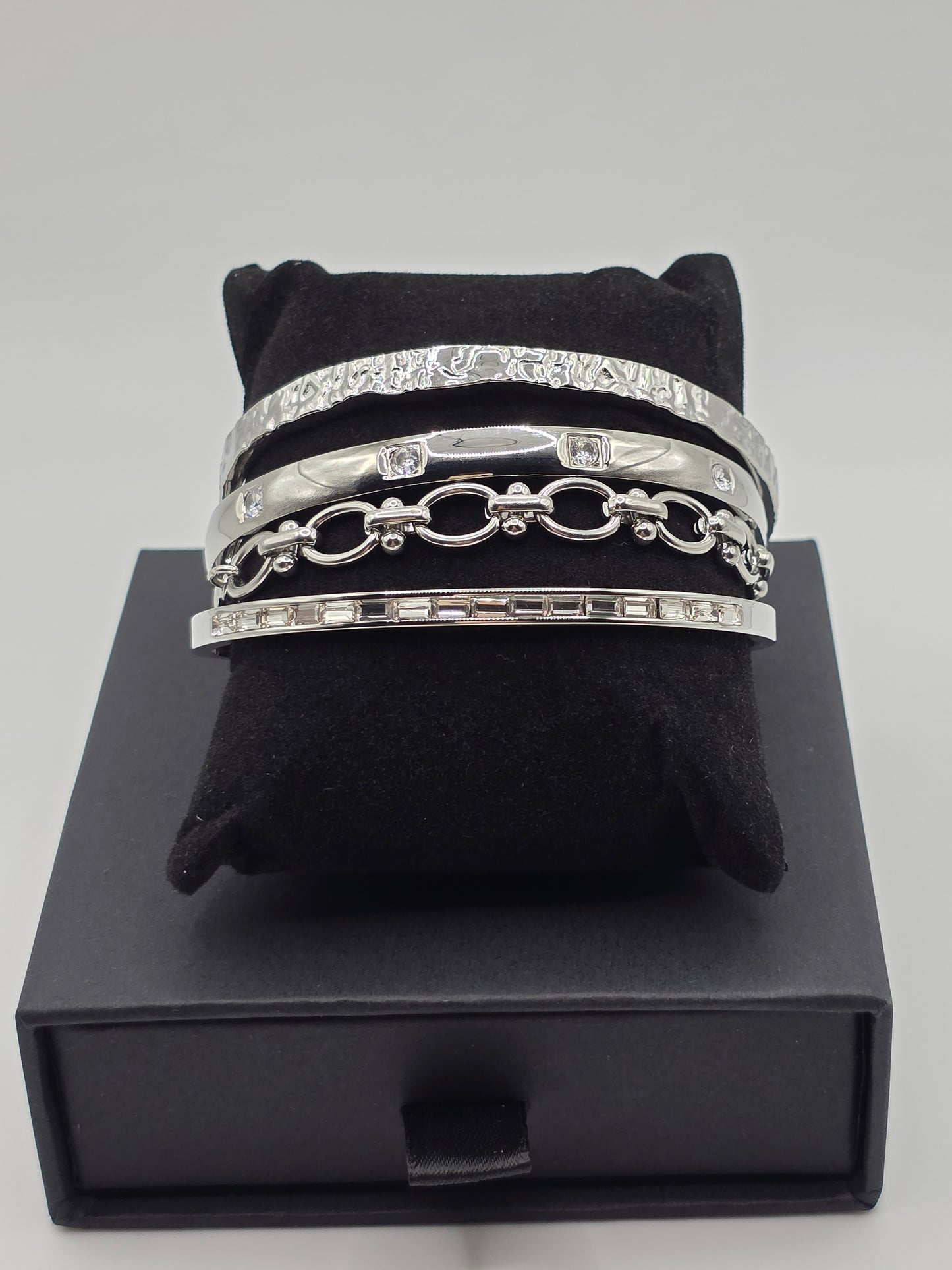 Silver Luxe Stack – 4-Piece Stainless Steel Bangle & Bracelet Set