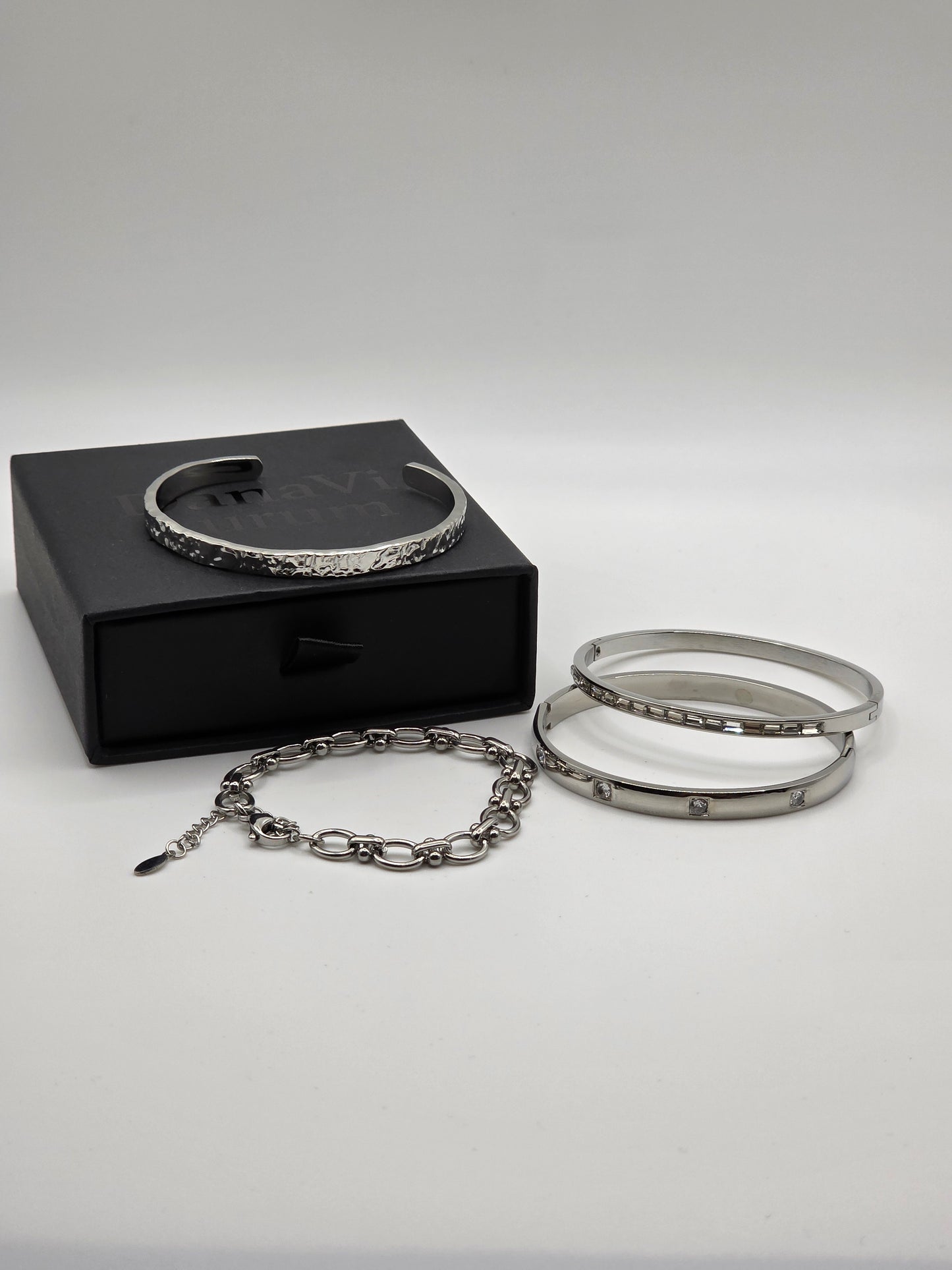 Silver Luxe Stack – 4-Piece Stainless Steel Bangle & Bracelet Set