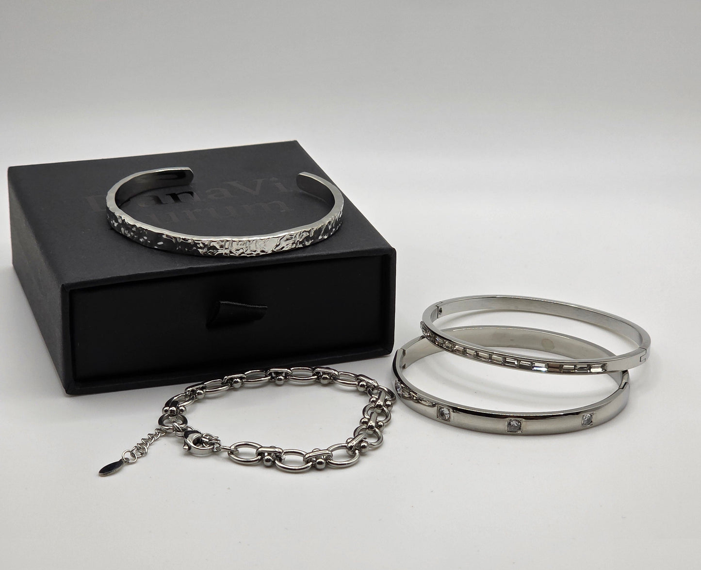 Silver Luxe Stack – 4-Piece Stainless Steel Bangle & Bracelet Set