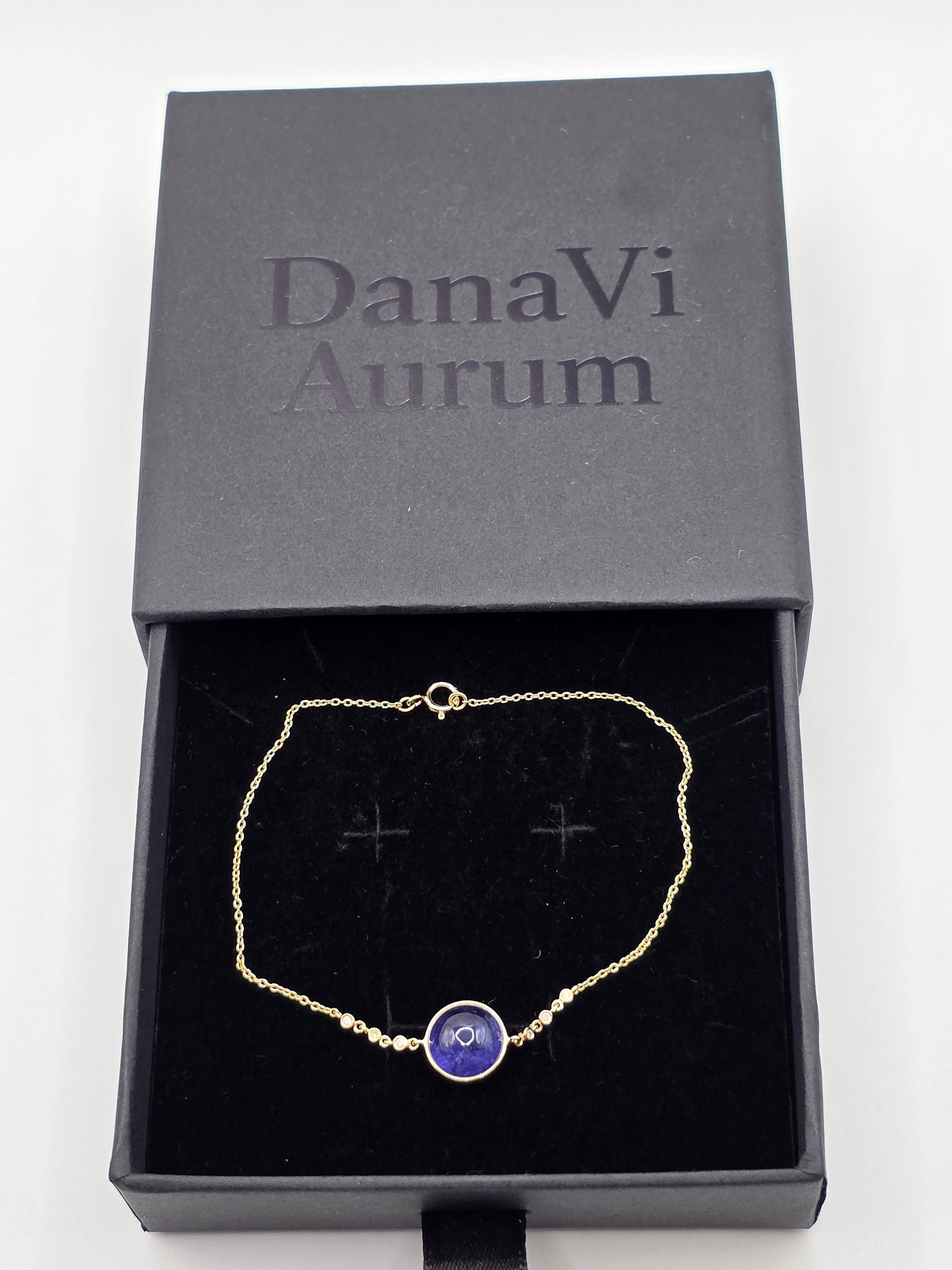 Golden Aura – 14K Yellow Gold & Tanzanite Cable Bracelet