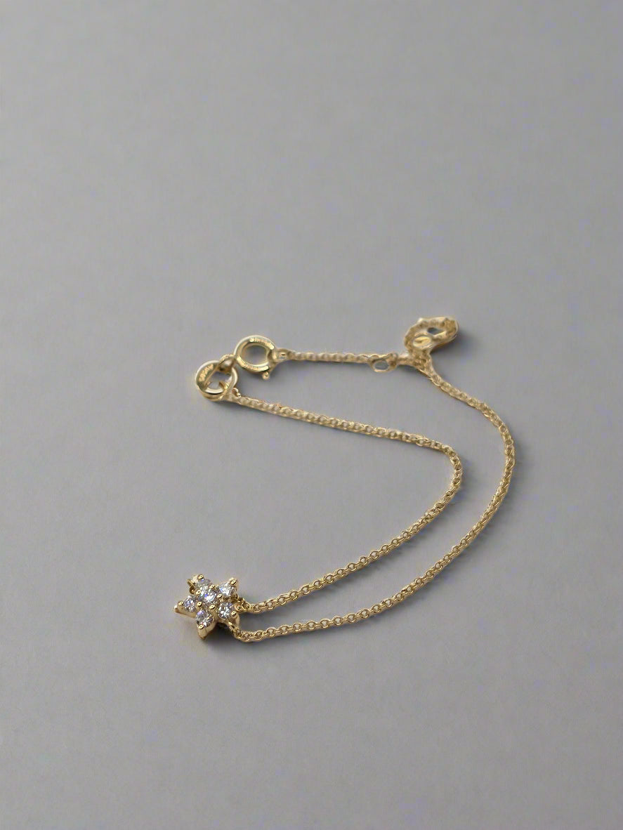 Celestia Solid 14K Gold Star Bracelet – Fine Jewellery with a Touch of Magic