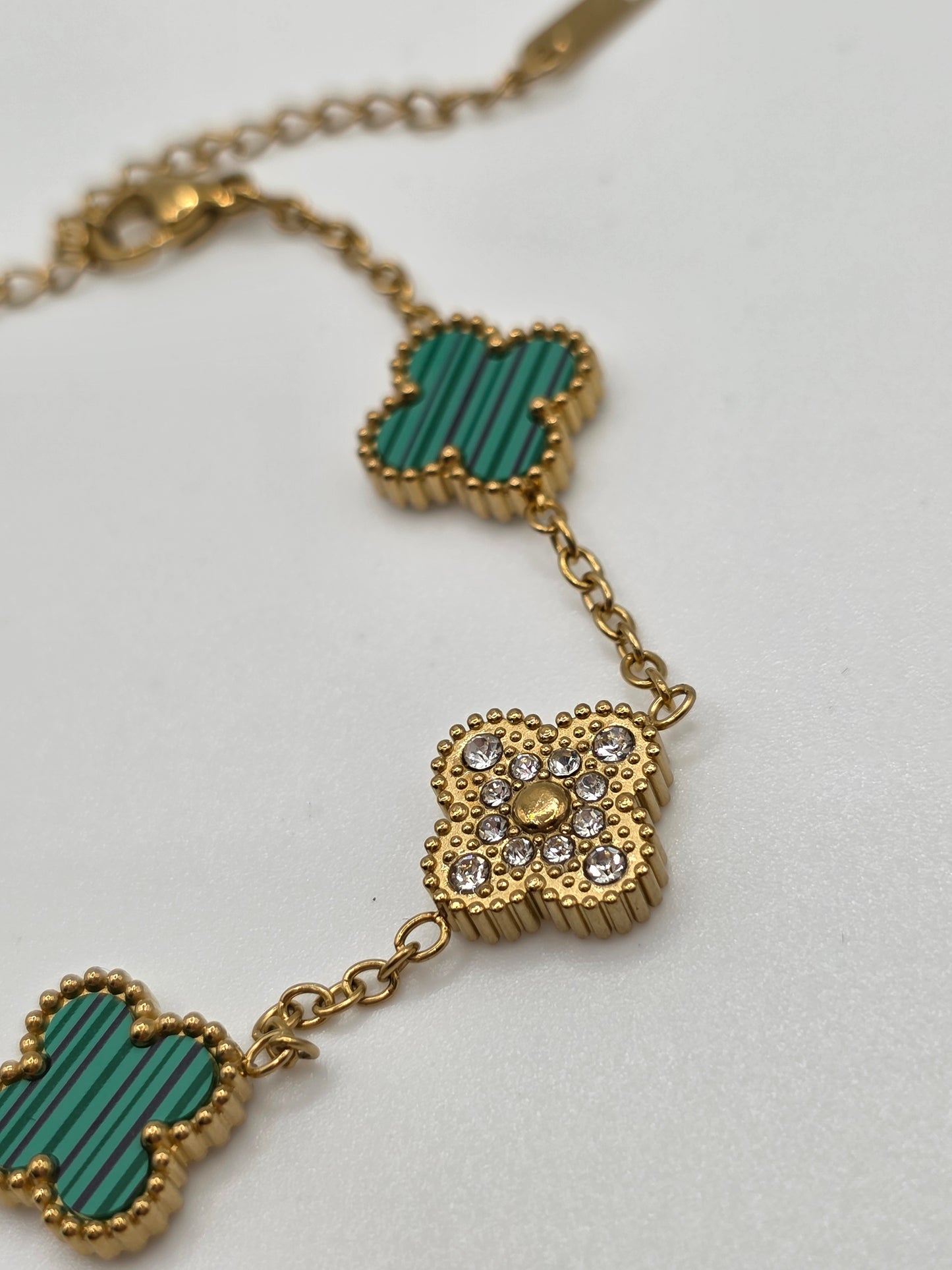 Emerald Clover Charm Bracelet – Gold Plated
