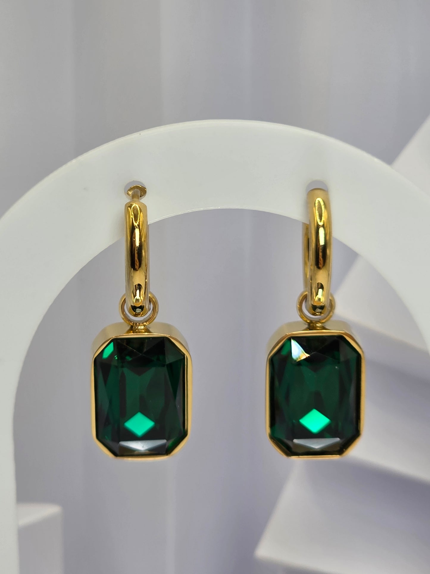 Radiant Cut Drop Earrings – Emerald Green
