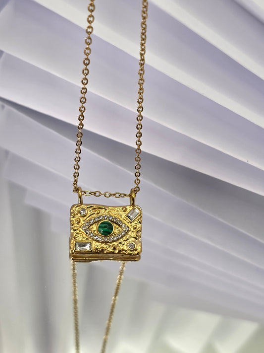 Malachite Evil Eye Pendant Necklace – Gold Textured Finish