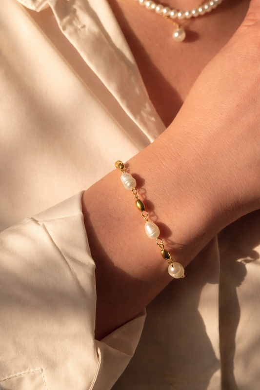 Aurum Pearl Beaded Bracelet