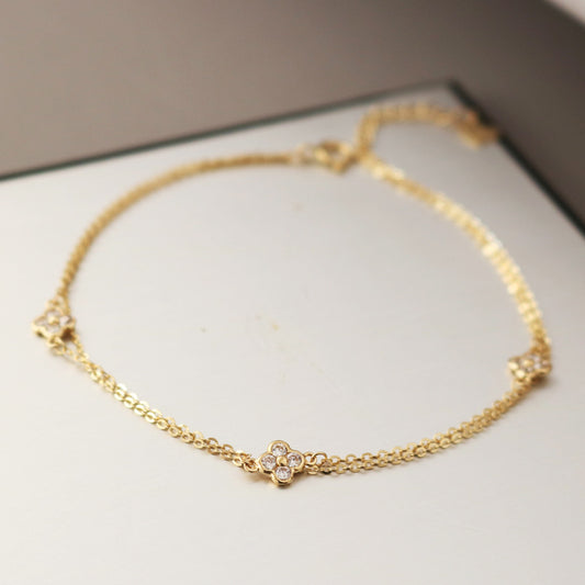 Timeless Elegance – 14K Gold Dainty Flower Charm Adjustable Bracelet