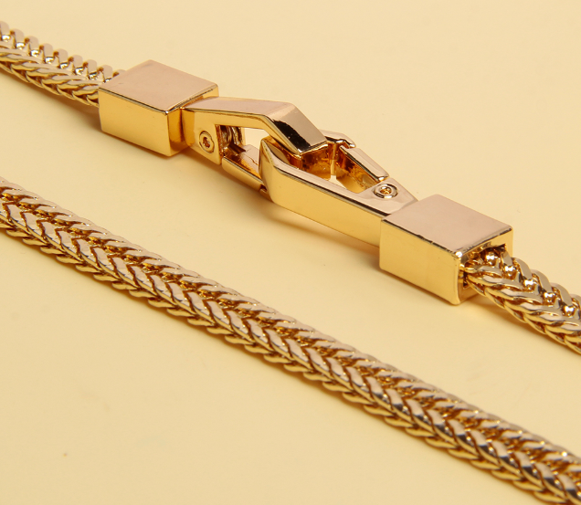 Versatile Gold Chain Lanyard – Phone Charm & DIY Bag Strap