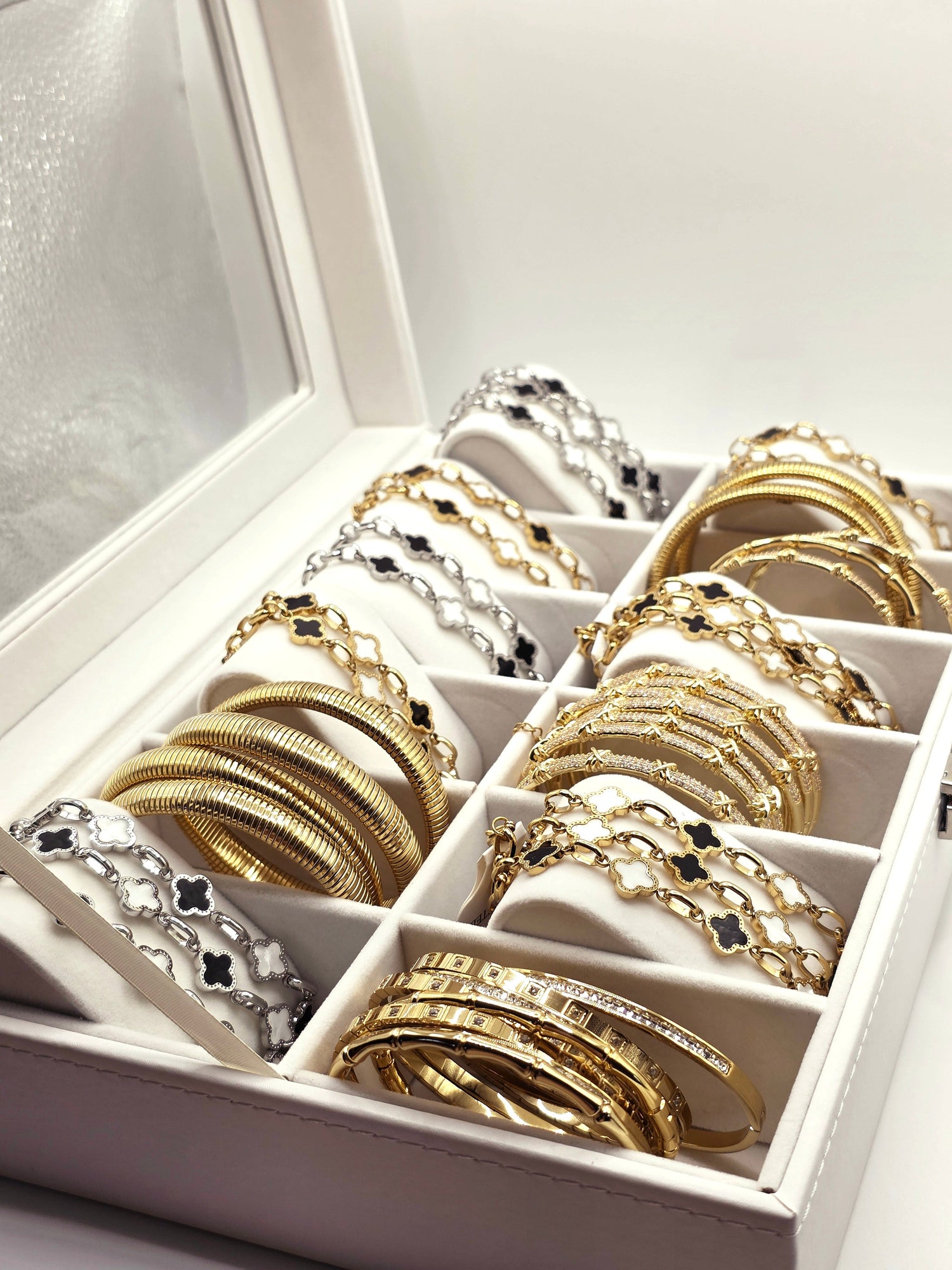 Bracelets Collection