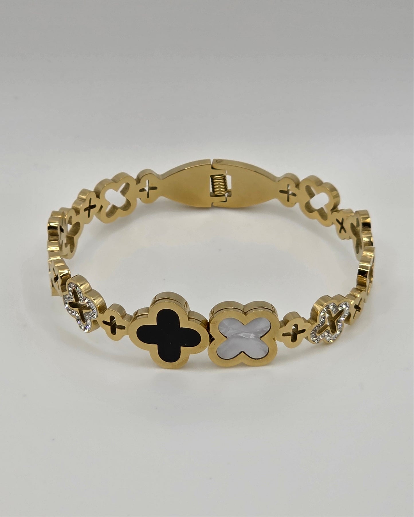 Enchanted Clover Motif Bangle – Gold Plated