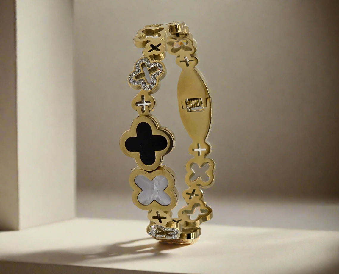 Enchanted Clover Motif Bangle – Gold Plated