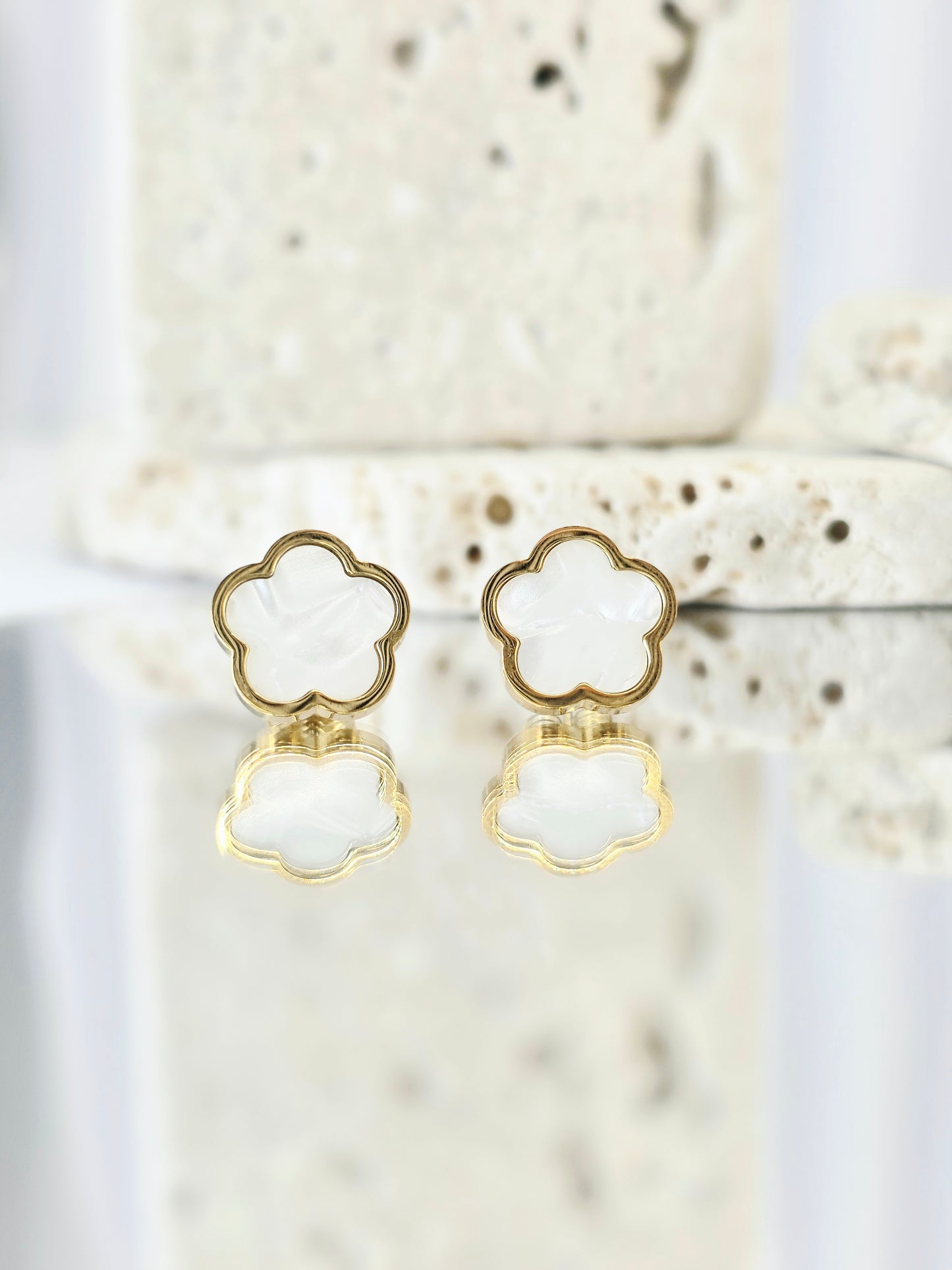 18K Gold-Plated White Flower Necklace & Earring Set