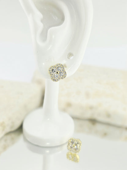 925 Sterling Silver Clover Stud Earrings – 14K Gold Plated