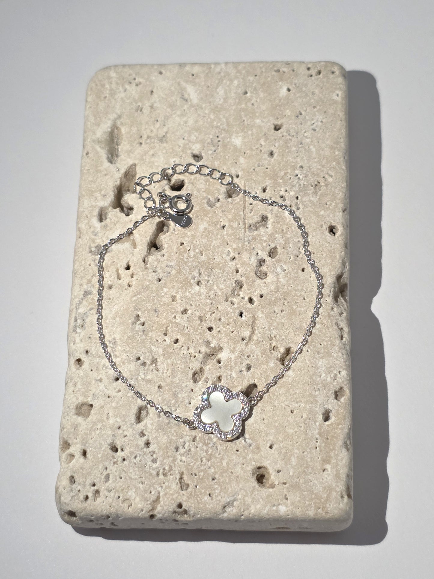 925 Sterling Silver Clover Bracelet with Iridescent Shell