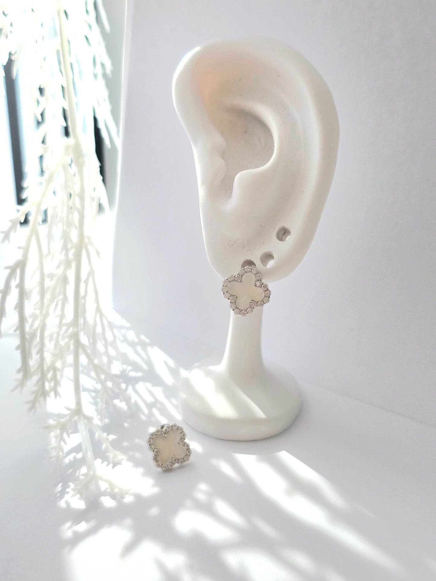 925 Sterling Silver Clover Stud Earrings