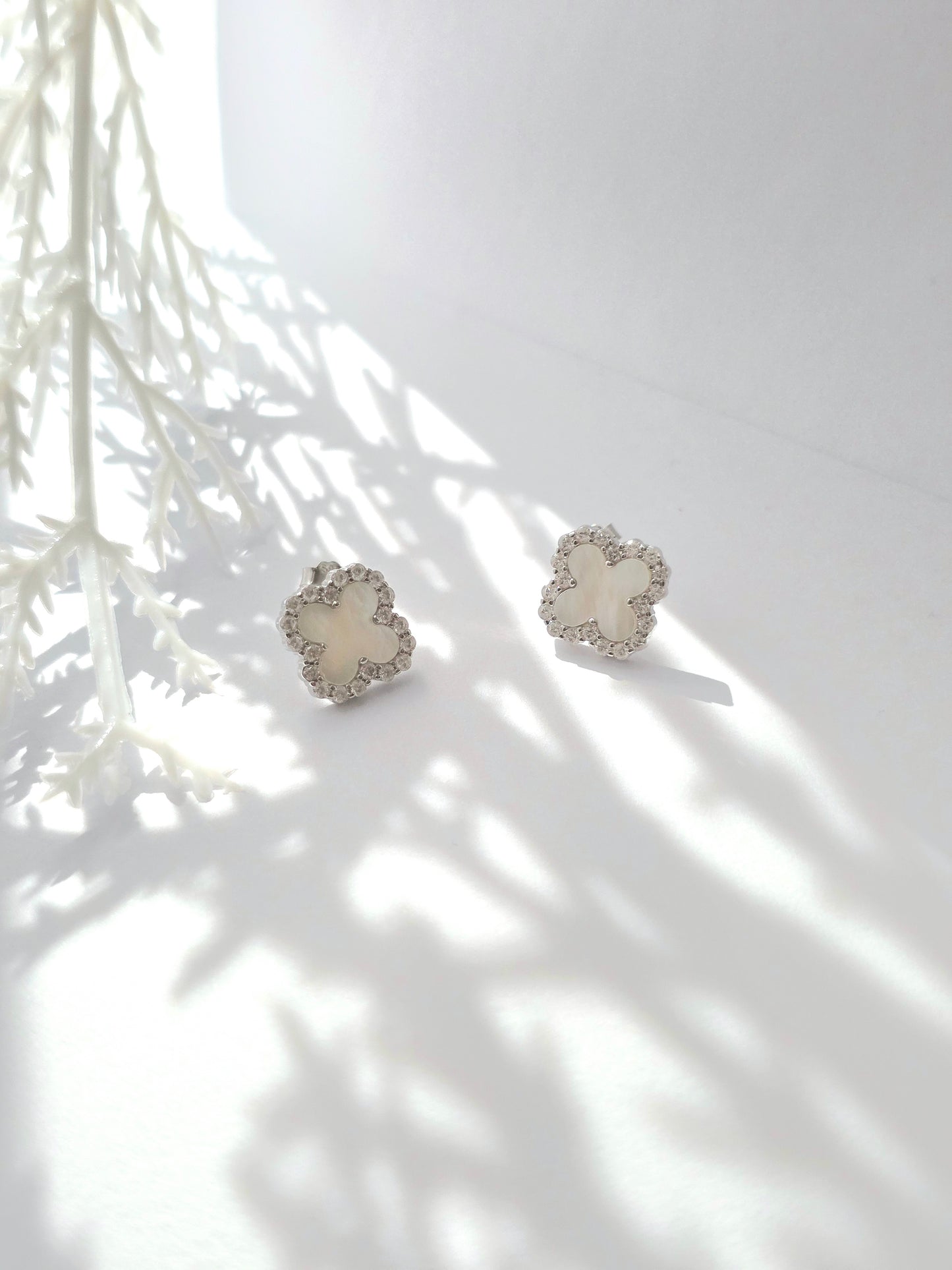 925 Sterling Silver Clover Stud Earrings
