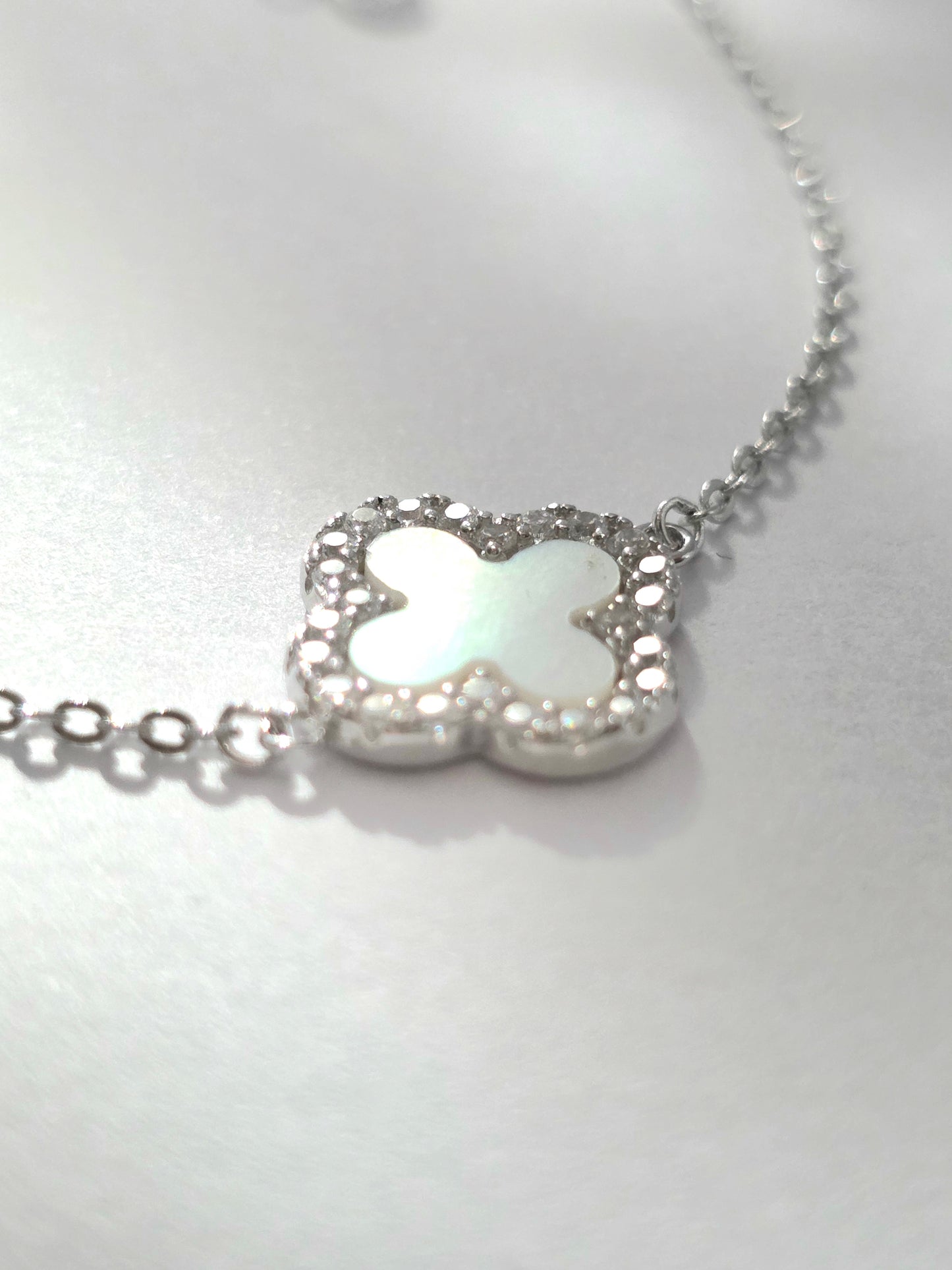 925 Sterling Silver Clover Bracelet with Iridescent Shell