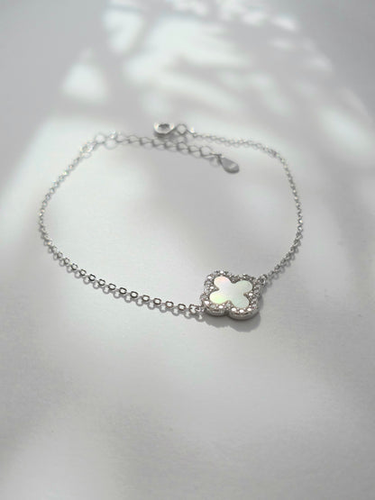 925 Sterling Silver Clover Bracelet with Iridescent Shell