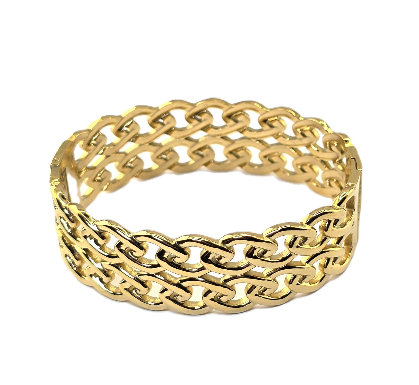Gold chain-style bangle on a white background danavi aurum