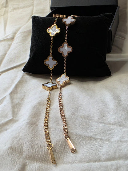 Double-Sided Clover Charm Bracelet – 18K Gold Plated