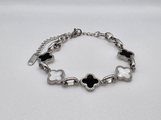 Designer-Inspired Clover Charm Bracelet – Gold & Silver Finishes