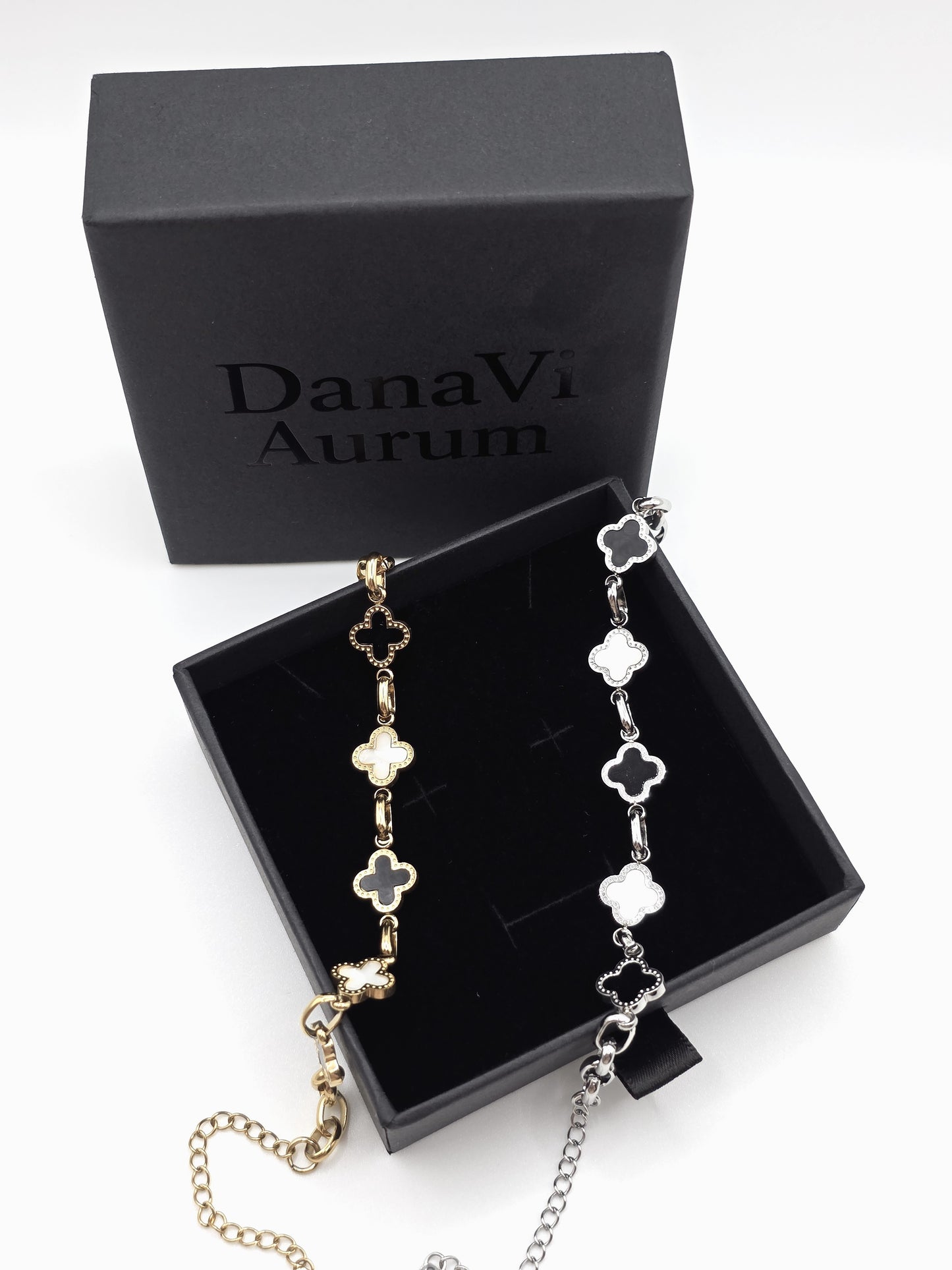 Black & White Clover Bracelet – Gold / Silver