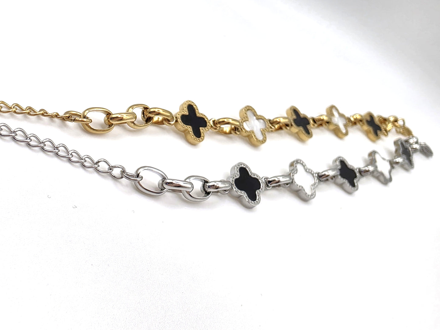 Black & White Clover Bracelet – Gold / Silver