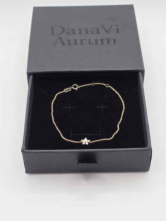 Celestia Solid 14K Gold Star Bracelet – Fine Jewellery with a Touch of Magic