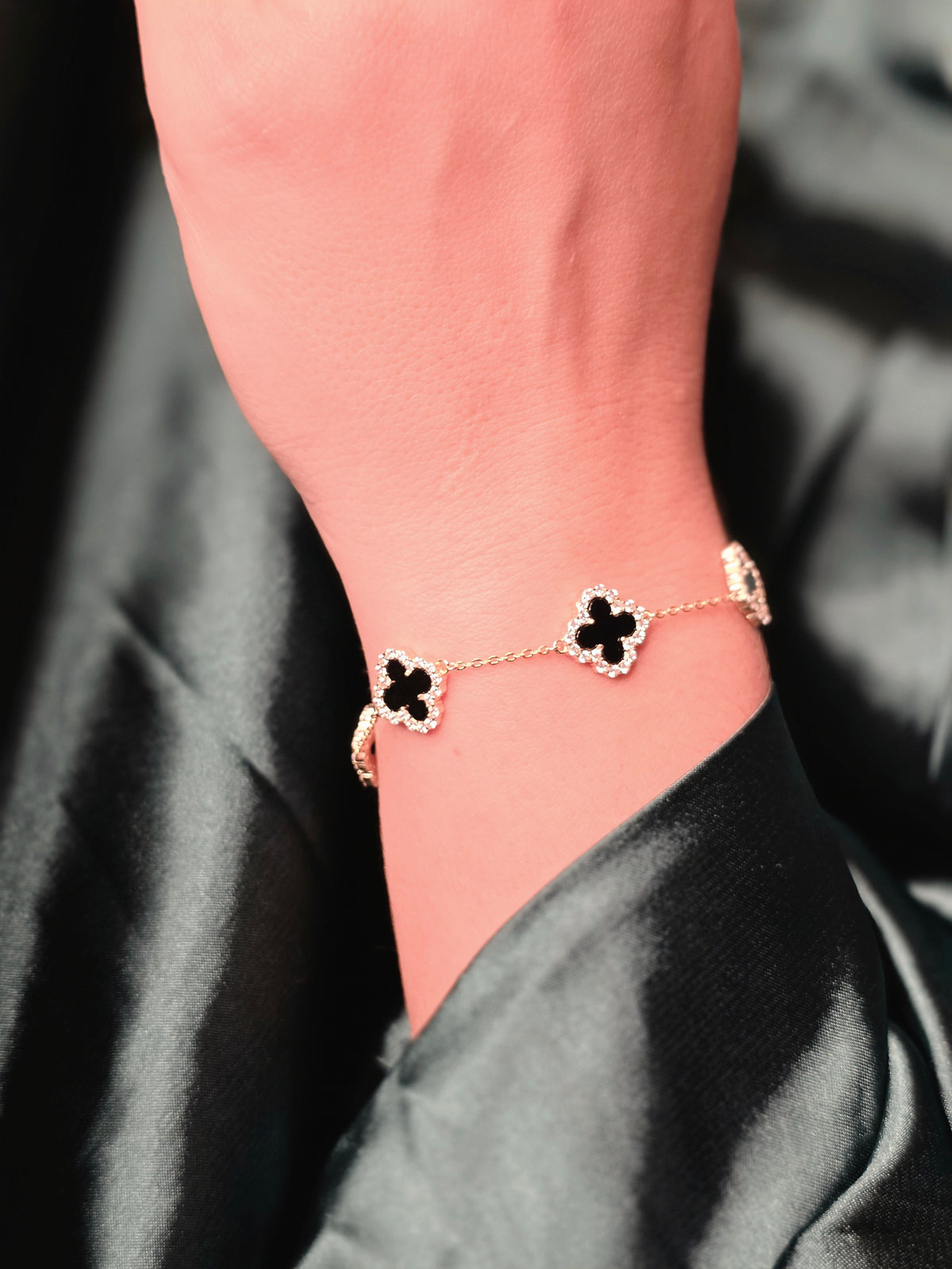 Clover Luxe Black Bracelet – 925 Sterling Silver, 14K Gold Plated