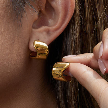 Polished C-Hoop Earrings – 18K Gold Plated