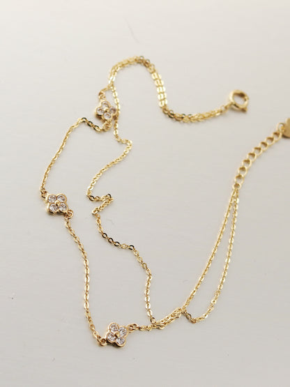 Timeless Elegance – 14K Gold Dainty Flower Charm Adjustable Bracelet