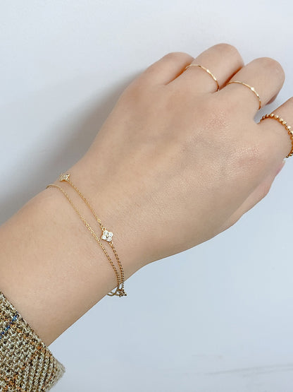 Timeless Elegance – 14K Gold Dainty Flower Charm Adjustable Bracelet