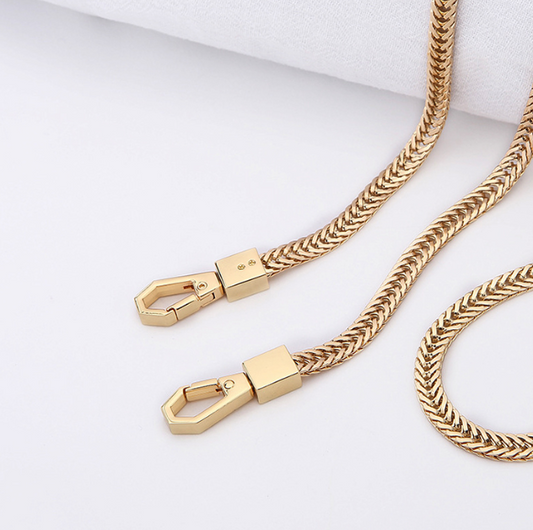 Versatile Gold Chain Lanyard – Phone Charm & DIY Bag Strap