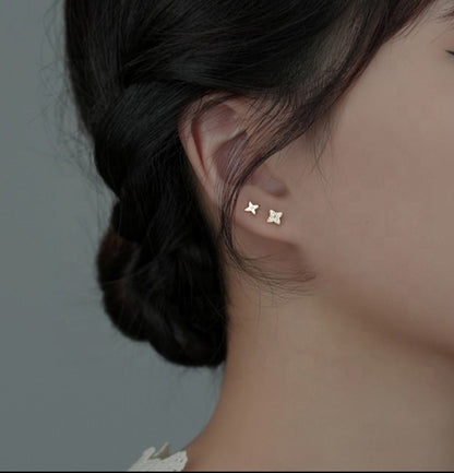 Four-Leaf Clover Stud Earrings – 925 Sterling Silver | 18k Gold Plated | Lucky Charm Jewelry