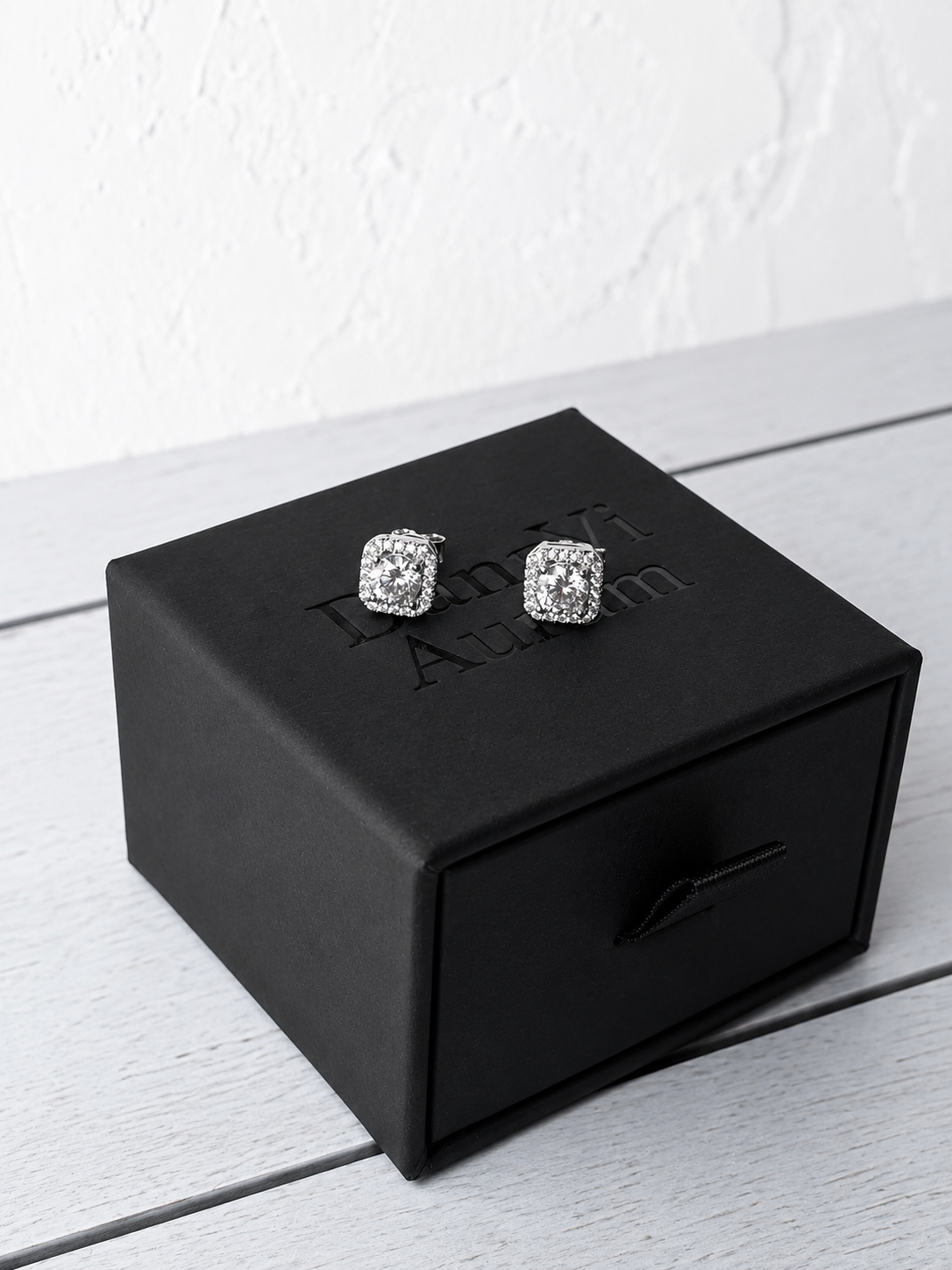 White Sparkle Stud Earrings – 925 Silver