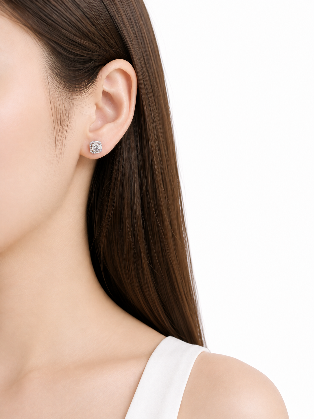 White Sparkle Stud Earrings – 925 Silver