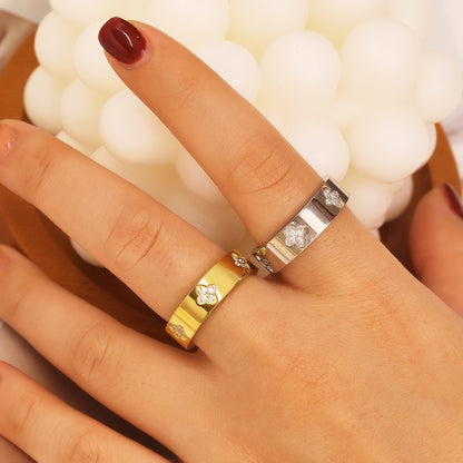 Clover Band Ring – Silver