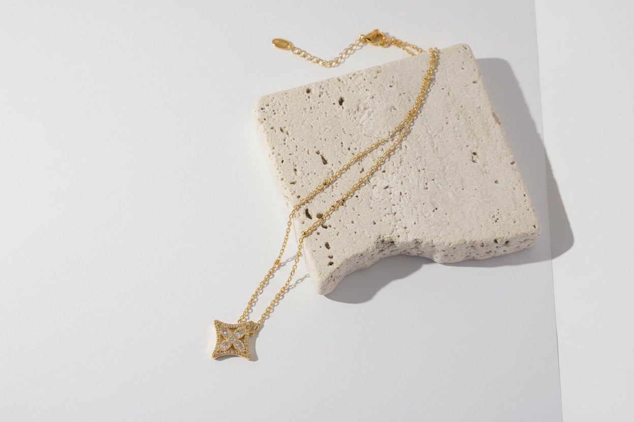 Star Pavé Pendant Necklace – 18K Gold Plated