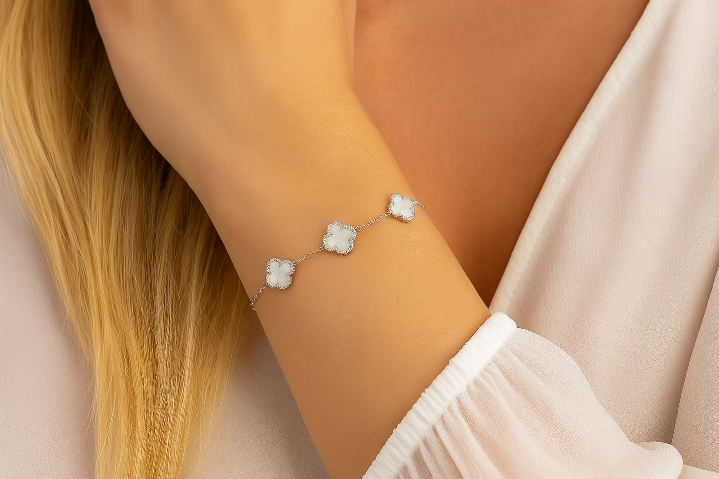 Clover Luxe Bracelet – 925 Sterling Silver with Iridescent Shell
